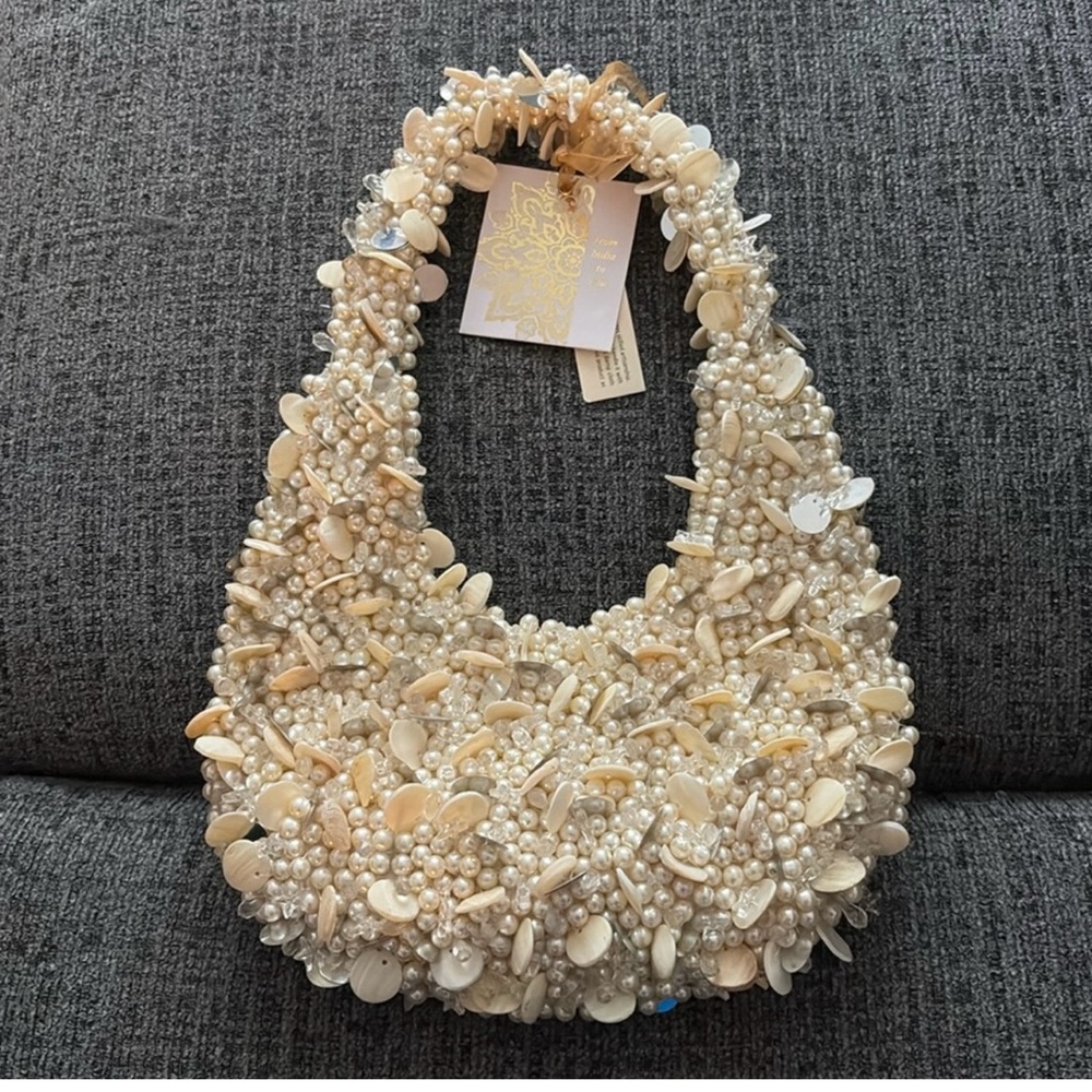 “Shells and Pearls” viral beaded purse
